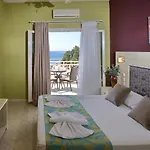 Ξενοδοχείο με διαμερίσματα Pension Votsi 4*