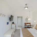 Pension Votsi Hotel apartamentowy 4*