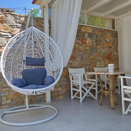 Pension Votsi 3*