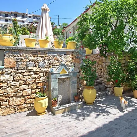 Aparthotel Votsi