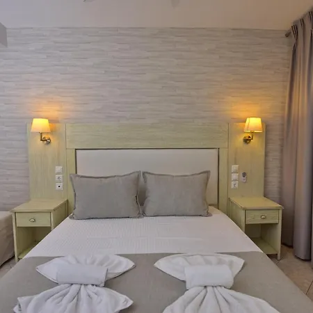 Aparthotel Votsi 3*