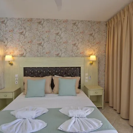 Votsi Aparthotel