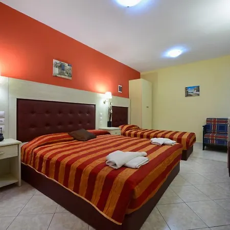 Aparthotel Votsi 3*