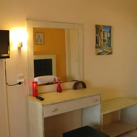 Aparthotel Votsi