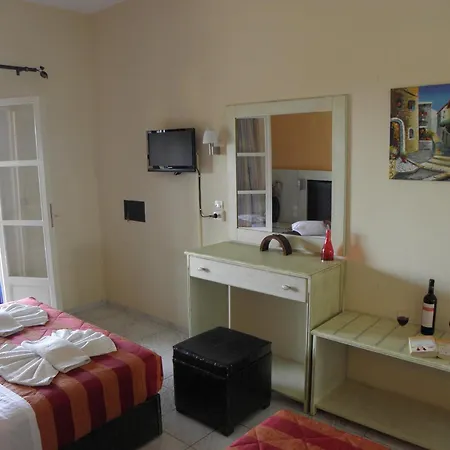 Votsi Aparthotel 3*