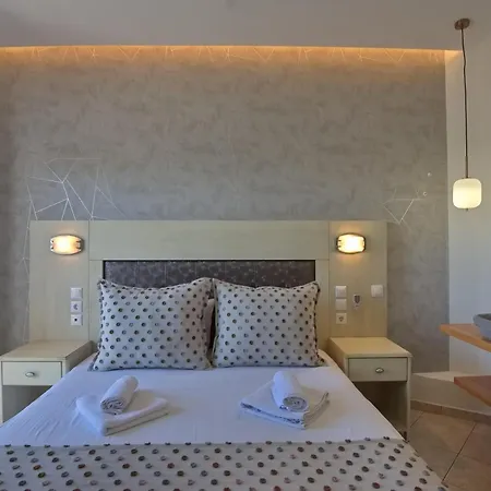 Appart hôtel Pension Votsi 4*