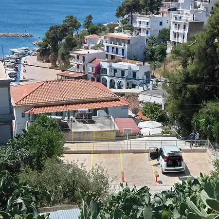 Hotel apartamentowy Pension Votsi