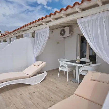 Aparthotel Pension Votsi