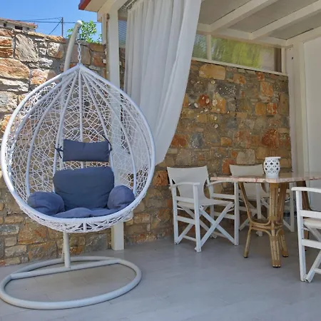 Appart hôtel Pension Votsi 4*