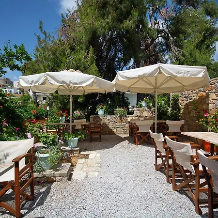 Aparthotel Pension Votsi 3*