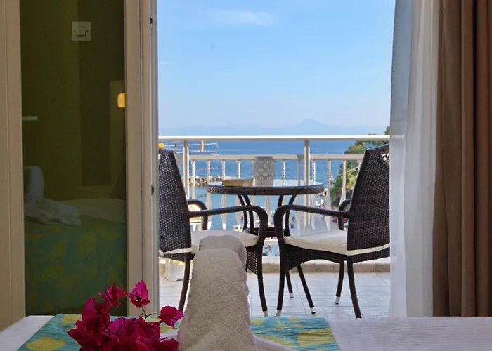 Apartmanhotel Pension Votsi 4*